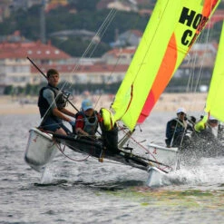 Catamaran Hobie Cat Dragoon -Néoprènes Soldes Boutique hc dragoon club 2